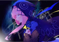 Rule 34 | 1girl, benio (dontsugel), blue capelet, blue eyes, blurry, blurry background, blush, capelet, from side, highres, hood, hood up, kaf (kamitsubaki studio), kamitsubaki studio, long hair, long sleeves, multicolored eyes, music, open mouth, pink hair, red eyes, singing, solo, tearing up, upper body, virtual youtuber, yellow eyes