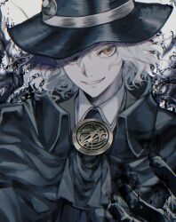 Rule 34 | 1boy, black gloves, cloak, edmond dantes (fate), fate/grand order, fate (series), fedora, gloves, green cloak, hat, highres, looking at viewer, male focus, medallion, short hair, smile, solo, sunanogimo, wavy hair, white background, white hair, yellow eyes