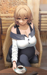 Rule 34 | 1girl, absurdres, ban joo-hee, bare shoulders, black bow, black pants, blurry, blurry background, bow, breasts, chair, cleavage, cup, green eyes, hair between eyes, highres, indoors, large breasts, light brown hair, looking at viewer, love delivery, medium hair, mmlyno, mole, mole under eye, pants, sitting, smile, solo, table, teacup