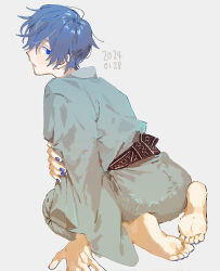 Rule 34 | 1boy, arm support, barefoot, blue eyes, blue hair, blue kimono, commentary request, dated, from behind, grey background, hair between eyes, highres, japanese clothes, kaito (vocaloid), kiii 4590, kimono, long sleeves, looking at viewer, male focus, nail polish, profile, short hair, sitting, soles, solo, toes, vocaloid, yukata