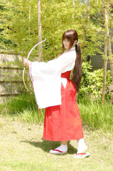 Rule 34 | bow (weapon), cosplay, inuyasha, japanese clothes, kikyou (inuyasha), miko, mizuhara arisa, photo (medium), weapon