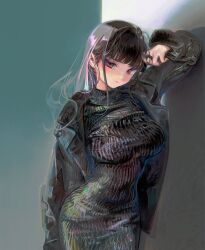 Rule 34 | 1girl, against wall, arm support, backlighting, black hair, breasts, dress, highres, jacket, large breasts, leather, leather jacket, lips, multicolored hair, original, purple eyes, simple background, solo, streaked hair, turtleneck, turtleneck dress, yeono0