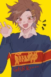 Rule 34 | 1boy, blush, brown hair, commentary request, earrings, fangs, hair ornament, hairclip, happy, highres, jewelry, kimi ga shine, light blush, long sleeves, looking at viewer, male focus, open mouth, simple background, smile, solo, sweater, tazuna joe, waai, waving