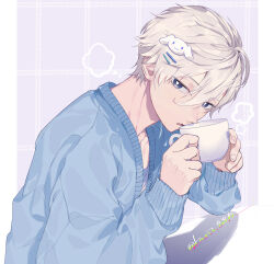 Rule 34 | 1boy, ahoge, blonde hair, blue cardigan, blue eyes, cardigan, cinnamoroll, cup, grey shirt, hair ornament, hairclip, highres, holding, holding cup, long sleeves, male focus, mug, multicolored background, open mouth, original, purple background, sanrio, shirt, short hair, sohu, solo, twitter username, white background