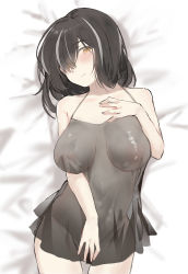 Rule 34 | 1girl, arknights, arm above head, bare arms, bare shoulders, bed sheet, black chemise, black hair, blush, breasts, breasts apart, camisole, chemise, commentary request, cowboy shot, hand on own chest, head tilt, highres, large breasts, long hair, looking at viewer, lying, magallan (arknights), multicolored hair, on back, on bed, otsumami (02mami), partial commentary, solo, streaked hair, very long hair, white hair, yellow eyes