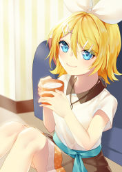 Rule 34 | 1girl, aryuma772, blonde hair, blue eyes, blurry, blurry background, bow, closed mouth, cup, grey skirt, hair between eyes, hair bow, hair ornament, hairclip, highres, holding, holding cup, indoors, kagamine rin, miniskirt, shirt, short hair, short sleeves, sitting, skirt, smile, solo, vocaloid, white bow, white shirt