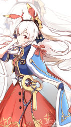 Rule 34 | 1girl, arknights, blue cloak, blue gloves, blue jacket, bow, breasts, cloak, dress, fur-trimmed cloak, fur trim, gloves, half gloves, hand on own face, hand up, headgear, highres, jacket, long hair, looking at viewer, official alternate costume, oversized object, ponytail, red bow, red dress, red eyes, small breasts, solo, weedy (arknights), weedy (candy cape) (arknights), white background, white hair, winding key, ziyu zi kong fang, zoom layer