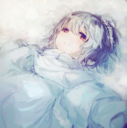 Rule 34 | 1girl, bad id, bad pixiv id, brown eyes, cape, closed mouth, coat, hairband, idolmaster, idolmaster cinderella girls, long sleeves, looking up, lying, narumiya yume, on back, outdoors, outstretched arms, short hair, silver hair, smile, snow, snowflakes, social kasu (mob oji katu), solo, swept bangs, upper body, wavy hair, white cape, white coat, winter clothes