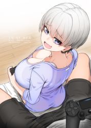 Rule 34 | 1boy, 1girl, back, bed, black shorts, blue eyes, bra, bra strap, breasts, cleavage, collarbone, dated, downblouse, fang, highres, huge breasts, lavender shirt, looking at viewer, looking back, multicolored hair, open mouth, pixiv id, playstation controller, pov, shirt, short hair, short sleeves, shorts, signature, silver hair, sitting, skin fang, smile, twitter username, underwear, uzaki-chan wa asobitai!, uzaki hana, white bra, white shirt, xiangzi box