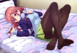 Rule 34 | 1girl, absurdres, bed, bed sheet, blue eyes, blush, breasts, brown hair, brown pantyhose, closed mouth, feet, go-toubun no hanayome, hair between eyes, headphones, headphones around neck, highres, kiso yuuta, large breasts, long hair, long sleeves, looking at viewer, lying, miniskirt, nakano miku, no shoes, official art, on back, on bed, pantyhose, pillow, school uniform, shirt, skirt, smile, soles, solo, toes
