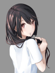 Rule 34 | 1girl, black hair, brown eyes, from behind, grey background, hair over shoulder, highres, long hair, looking at viewer, looking back, mouth hold, original, oriuo q, shirt, short sleeves, simple background, solo, tying hair, upper body, white shirt