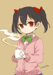 Rule 34 | 10s, 1girl, 2014, black hair, bow, brown background, cardigan, cup, dated, hair bow, highres, love live!, love live! school idol project, mota, red eyes, school uniform, solo, steam, twintails, upper body, yazawa nico