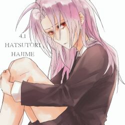 Rule 34 | 1boy, black jacket, black shorts, character name, chinese commentary, collared shirt, commentary request, dated, eyes visible through hair, hand on own leg, hatsutori hajime, highres, jacket, lishanxilichu, long hair, male focus, parted bangs, pink hair, red eyes, saibou shinkyoku, shirt, shorts, simple background, sitting, white background, white shirt