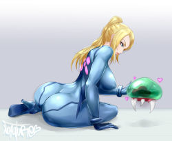 Rule 34 | 1girl, arm support, artist name, ass, blonde hair, blue bodysuit, blue eyes, bodysuit, boots, breasts, closed mouth, commentary, fangs, floating, full body, gradient background, high heel boots, high heels, highres, lips, long hair, long sleeves, medium breasts, metroid, metroid (creature), nintendo, nofuture, parted bangs, ponytail, samus aran, shoe soles, signature, simple background, sitting, skin tight, zero suit