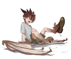 Rule 34 | 1boy, brown eyes, brown footwear, brown hair, brown shorts, claws, dragon boy, dragon wings, fang, green shorts, grey shirt, horns, monster boy, mullmull02, open mouth, original, pointy ears, scales, shirt, shorts, smile, t-shirt, taras-kun (mullmull02), white background, wings