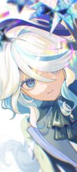 1girl 314khk absurdres ascot black_ascot black_gloves blue_eyes blue_hair blue_hat blurry blurry_foreground furina_(genshin_impact) genshin_impact gloves hair_between_eyes hair_over_one_eye hat highres long_hair multicolored_hair parted_lips simple_background solo upper_body white_background white_hair