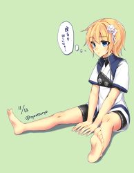 Rule 34 | 1girl, barefoot, bike shorts, blonde hair, blue eyes, blush, dated, feet, flower, green background, hair flower, hair ornament, hamano ikusa, iris (ryou@ryou), looking to the side, original, phantasy star, phantasy star online 2, ryou@ryou, short hair, sitting, soles, solo, text focus, thought bubble, toes, translation request, twitter username, v arms