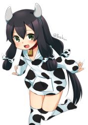 Rule 34 | 1girl, animal print, black hair, commentary request, cow horns, cow print, cowboy shot, dress, fake horns, green eyes, hair ribbon, highres, hood, hooded dress, hoodie, horns, i-47 (kancolle), kantai collection, long hair, low-tied long hair, nassukun, one-hour drawing challenge, ribbon, sidelocks, simple background, smile, solo, tress ribbon, twitter username, white background, white dress