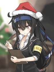 Rule 34 | 1girl, black hair, black jacket, blazer, blue headband, blurry, blurry background, christmas tree, commentary request, fur-trimmed headwear, fur trim, hat, hatsushimo (kancolle), hatsushimo kai ni (kancolle), headband, highres, jacket, kantai collection, long hair, low-tied long hair, quill, red eyes, santa hat, solo, umino ht, upper body