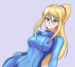 1girl arm_at_side blonde_hair blue_bodysuit blue_eyes bodysuit breasts collarbone covered_navel expressionless eyelashes female_focus hair_between_eyes hand_on_own_hip high_ponytail large_breasts long_hair metroid mole mole_under_mouth neck nintendo ponytail print_bodysuit purple_background samus_aran sidelocks simple_background skin_tight swept_bangs turtleneck turtleneck_bodysuit wakaba_(wata_ridley) zero_suit