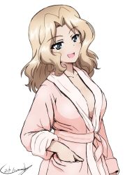 Rule 34 | 1girl, artist name, bathrobe, blonde hair, blue eyes, breasts, bukkuri, commentary request, dated, girls und panzer, hair intakes, hand in pocket, head tilt, highres, kay (girls und panzer), long hair, long sleeves, looking at viewer, medium breasts, open mouth, partial commentary, pink robe, robe, sideboob, signature, simple background, smile, solo, standing, white background