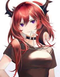 Rule 34 | 1girl, arknights, bad id, bad pixiv id, black choker, black shirt, breasts, choker, cross, cross necklace, gradient background, grey background, hair between eyes, highres, horns, jewelry, long hair, looking at viewer, medium breasts, mike (kayomire), mouth hold, necklace, official alternate costume, purple eyes, red hair, shirt, short sleeves, smile, solo, surtr (arknights), surtr (liberte echec) (arknights), upper body, white background