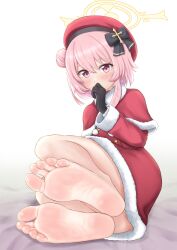 Rule 34 | 1girl, barefoot, blue archive, feet, hat, highres, hinosaki, light blush, looking at viewer, medium hair, official alternate costume, pink eyes, pink hair, santa costume, serina (blue archive), serina (christmas) (blue archive), side bun, soles, toes