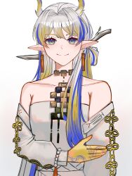 Rule 34 | 1girl, absurdres, arknights, bare shoulders, blonde hair, blue eyes, blue hair, choker, commentary, dress, gradient background, grey background, grey hair, highres, horns, long hair, long sleeves, looking at viewer, multicolored hair, off shoulder, pointy ears, shu (arknights), smile, solo, streaked hair, upper body, very long hair, visla, white background, white dress