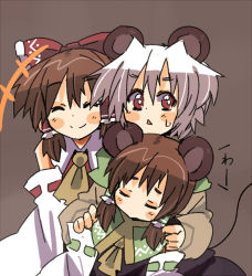 Rule 34 | 3girls, :&lt;, animal ears, bad id, bad pixiv id, blush stickers, brown hair, detached sleeves, closed eyes, female focus, hair ornament, hair ribbon, hakurei reimu, if they mated, mouse ears, mouse tail, multiple girls, nazrin, red eyes, ribbon, shippoto, short hair, silver hair, smile, tail, touhou