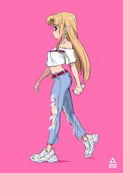 Rule 34 | 1girl, alternate costume, blonde hair, cellphone, contemporary, denim, earrings, full body, highres, holding, holding phone, jeans, jewelry, long hair, midriff, nintendo, off-shoulder shirt, off shoulder, pants, phone, pink background, pointy ears, princess zelda, profile, shadow, shirt, simple background, smile, solo, the legend of zelda, tom skender, torn clothes, torn jeans, torn pants, triforce, walking, white footwear, white shirt