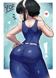 Rule 34 | !, 1girl, absurdres, ass, black hair, blue background, blue dress, blush, breasts, dress, earrings, from behind, hairband, hand on own hip, heart, highres, jewelry, large breasts, looking at viewer, looking back, necklace, pearl necklace, red eyes, short hair, sidelocks, sleeveless, sleeveless dress, smile, sparkle, speech bubble, spoken heart, spy x family, standing, tony welt, yor briar