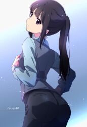 Rule 34 | 1girl, ass, black hair, black pants, blue background, blue shirt, closed mouth, commentary, dated, from behind, gradient background, highres, inoue takina, long hair, long sleeves, looking at viewer, looking back, lycoris recoil, nii manabu, pants, ponytail, purple eyes, shirt, sidelocks, signature, solo