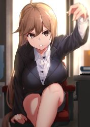 Rule 34 | 1girl, ahoge, arm up, blurry, breasts, brown eyes, buttons, chair, collared shirt, commentary request, depth of field, feet out of frame, hair between eyes, highres, indoors, jacket, large breasts, leaning forward, light brown hair, long hair, long sleeves, looking at viewer, office lady, on chair, original, parted lips, shirt, sitting, solo, table, white shirt, window, wing collar, xiujia yihuizi