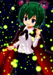 Rule 34 | 1girl, antennae, blue eyes, blurry, blush, bug, cape, glowing, green hair, highres, light particles, long sleeves, looking at viewer, open mouth, red cape, short hair, smile, solo, suigetsu (watermoon-910), touhou, wriggle nightbug