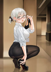 Rule 34 | 1girl, absurdres, ass, black bow, black footwear, blunt bangs, blush, bow, breasts, brown background, brown nails, brown pantyhose, buttoned cuffs, buttons, cross, cross earrings, earrings, embarrassed, eyelashes, feet, fine fabric emphasis, from side, glasses, green eyes, green hair, grey hair, hair bow, hand up, heel up, high-waist skirt, high heels, highres, holding, holding shoes, indie virtual youtuber, indoors, jewelry, large breasts, legs, looking at viewer, miniskirt, multicolored hair, nail polish, no shoes, office lady, open mouth, pantyhose, parasister (vtuber), pencil skirt, shirt, shoes, short ponytail, sidelocks, single shoe, skirt, soles, solo, squatting, streaked hair, sweatdrop, thighs, toes, virtual youtuber, white shirt, xo (xo17800108)