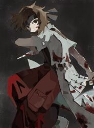 Rule 34 | 1other, aaayamitsu, androgynous, black shirt, blood, blood on arm, blood on clothes, blood on face, bloody knife, brown eyes, brown hair, cargo pants, chinese commentary, coat, commentary request, grey coat, grey footwear, highres, holding, holding knife, knife, kurohebi, len&#039;en, medium hair, open clothes, open coat, other focus, pants, red pants, shirt, solo