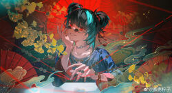 1girl absurdres aqua_hair autumn_leaves black_background black_hair blue_shirt changmingsuo changmingsuo_(guilongchao) coin double_bun ginkgo_leaf grin guilongchao hair_bun hand_on_own_chin head_rest highres holed_coin leaf long_sleeves looking_at_viewer looking_over_eyewear luningzi multicolored_hair neck_tattoo oil-paper_umbrella red_eyes red_umbrella round_eyewear shirt short_hair single_sidelock smile smoke solo streaked_hair string sunglasses tattoo teeth umbrella upper_body weibo_logo weibo_watermark