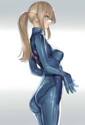 Rule 34 | 1girl, absurdres, ass, blonde hair, blue eyes, bodysuit, breasts, hakaba (dairiseki), highres, latex, latex suit, long hair, medium breasts, metroid, mole, mole under mouth, nintendo, parted lips, ponytail, samus aran, shiny clothes, simple background, skin tight, solo, standing, white background, zero suit