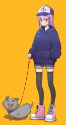 Rule 34 | 1girl, alternate hairstyle, anchor symbol, baseball cap, black thighhighs, blue hoodie, blunt bangs, blush, boots, closed mouth, colored inner hair, creature, full body, hair down, hand in pocket, hat, highres, hololive, hood, hoodie, leash, long hair, looking away, mikan (chipstar182), minato aqua, multicolored hair, pink footwear, purple eyes, shoes, short shorts, shorts, sidelocks, simple background, skindentation, smile, sneakers, solo, streaked hair, thighhighs, two-tone hair, virtual youtuber, yellow background