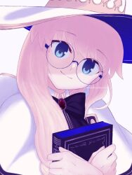 Rule 34 | 1girl, blonde hair, blue eyes, book, bow, bowtie, brooch, cloak, commentary request, fate/grand order, fate (series), glasses, hat, highres, holding, holding book, ichikawahonzen, jewelry, long hair, looking at viewer, round eyewear, simple background, smile, solo, aesc (fate), aesc (rain witch) (fate), upper body, white background, white cloak, witch hat