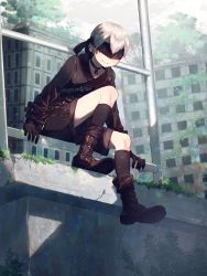 Rule 34 | 1boy, android, bishounen, blindfold, boots, building, buttons, choker, crack, cracked wall, day, doro (46494), gloves, grass, highres, leaf, male focus, nier:automata, nier (series), pale skin, shade, short hair, shorts, sitting, sky, skyscraper, smile, solo, stone, strap, tree, white hair, 9s (nier:automata)