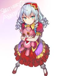 Rule 34 | &gt;:), 1girl, ahoge, alternate costume, annie (league of legends), backpack, bag, blush, bracelet, character name, closed mouth, hugging doll, dress, drill hair, frilled dress, frills, gradient background, green eyes, green hair, hair between eyes, hair ornament, hairband, heart, heart hair ornament, holding, jewelry, league of legends, legs apart, lolita fashion, long hair, looking at viewer, matching hair/eyes, momoko (momopoco), hugging object, red dress, red footwear, shoes, short sleeves, silver hair, smile, solo, stuffed animal, stuffed toy, sweetheart annie, teddy bear, tibbers, v-shaped eyebrows