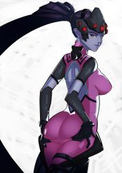Rule 34 | 1girl, ass, bodysuit, breasts, brown eyes, deep skin, gloves, gradient background, head-mounted display, highres, large breasts, light smile, looking back, overwatch, overwatch 1, ponytail, purple eyes, solo, splashbrush, spread ass, striped, striped background, visor, widowmaker (overwatch)
