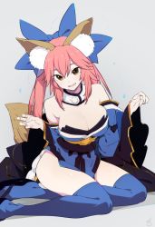 Rule 34 | 10s, 1girl, animal ears, bare shoulders, black footwear, blue bow, blue kimono, blue thighhighs, blush, bow, breasts, brown eyes, cleavage, collarbone, detached collar, fangs, fate/extra, fate (series), fox ears, fox tail, geta, grey background, hair bow, head tilt, japanese clothes, kimono, large breasts, long hair, long sleeves, looking at viewer, low twintails, off shoulder, pink hair, sash, shiny skin, shoes, simple background, sitting, so shina, sohin, solo, tail, tamamo no mae (fate/extra), teeth, thighhighs, twintails, underbust, wide sleeves, yokozuwari