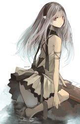 1girl backless_outfit brown_eyes closed_mouth dated expressionless female_focus grey_hair headphones knee_up long_hair looking_at_viewer looking_back original pleated_skirt rayvon simple_background skirt solo white_background white_skirt