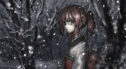 Rule 34 | 1girl, arms at sides, bare tree, blade, blunt bangs, blurry, blurry background, bow, brown eyes, brown hair, colored skin, commentary, crying, crying with eyes open, film grain, forest, from side, headgear, highres, japanese clothes, kimono, long sleeves, looking at viewer, nature, obi, obijime, outdoors, overcast, parted lips, red pupils, red sash, sash, short hair, short twintails, sky, snowing, solo, streaming tears, tears, touhoku kiritan, tree, twintails, upper body, voiceroid, waist bow, white kimono, white skin, yukima (yukimamisio)