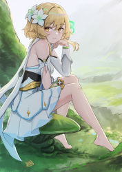 Rule 34 | 1girl, bare legs, bare shoulders, barefoot, blonde hair, blush, cheek rest, closed mouth, day, dress, elbow rest, flower, genshin impact, hair flower, hair ornament, highres, lim (ramu), looking at viewer, lumine (genshin impact), outdoors, short hair with long locks, sitting, smile, solo, toes, white dress, white flower, yellow eyes