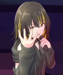 Rule 34 | 1girl, absurdres, black hair, black jacket, blonde hair, collarbone, dark background, hand up, highres, holding, holding microphone, idolmaster, idolmaster shiny colors, ikaruga luca, jacket, long sleeves, looking at viewer, lower teeth only, microphone, multicolored hair, open hand, open mouth, purple background, sanpaku, solo, static, streaked hair, teeth, v-shaped eyebrows, yellow eyes, yutuki ame