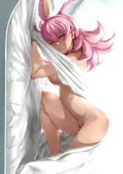Rule 34 | 1girl, bed sheet, blush, breasts, fate/grand order, fate (series), grin, hair between eyes, head wings, hildr (fate), large breasts, long hair, looking at viewer, nimuno (munimuni), nude, on bed, pink eyes, pink hair, pink wings, smile, solo, thighs, valkyrie (fate), wings