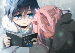 Rule 34 | 10s, 1boy, 1girl, aged down, black hair, black robe, blue eyes, book, closed eyes, colored skin, darling in the franxx, futami (futamito), futamito, hair between eyes, hiro (darling in the franxx), horns, leaning on person, long hair, open book, pink hair, red skin, robe, short hair, snow, winter, zero two (darling in the franxx)